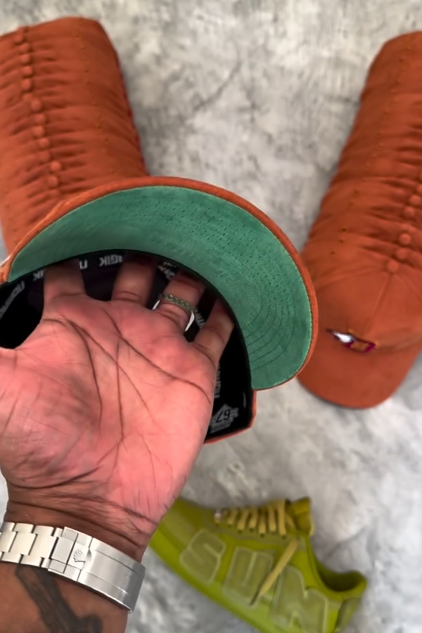 DC SUEDE CAPS