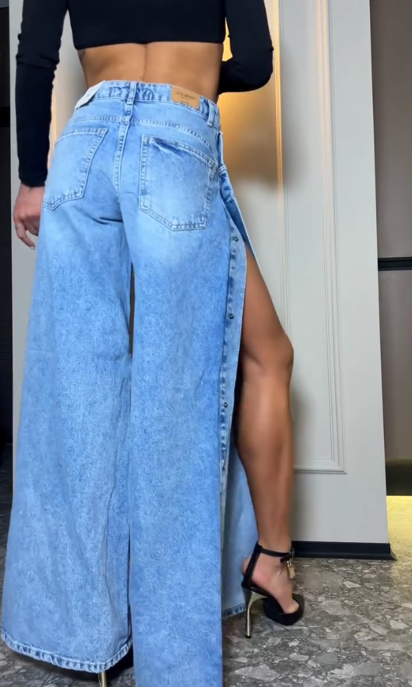 Women's Side-button Baggy Jeans