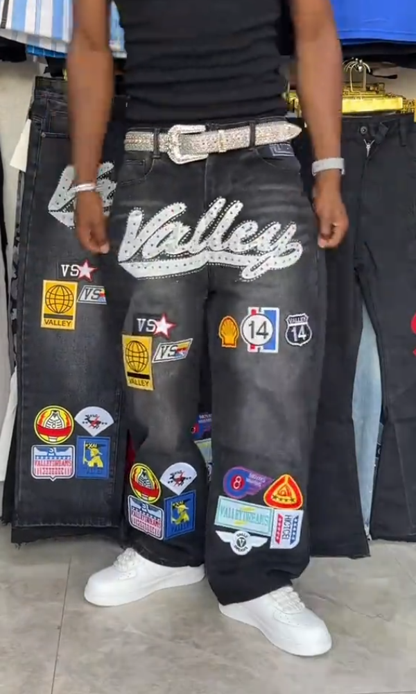 1980s Retro Artist-Style Black Jeans