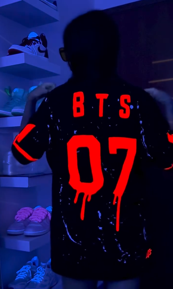 "ARI RANG" Fluorescent T-shirt