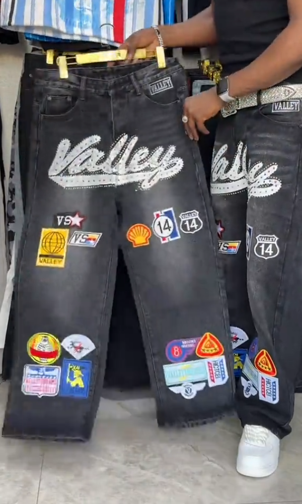 1980s Retro Artist-Style Black Jeans