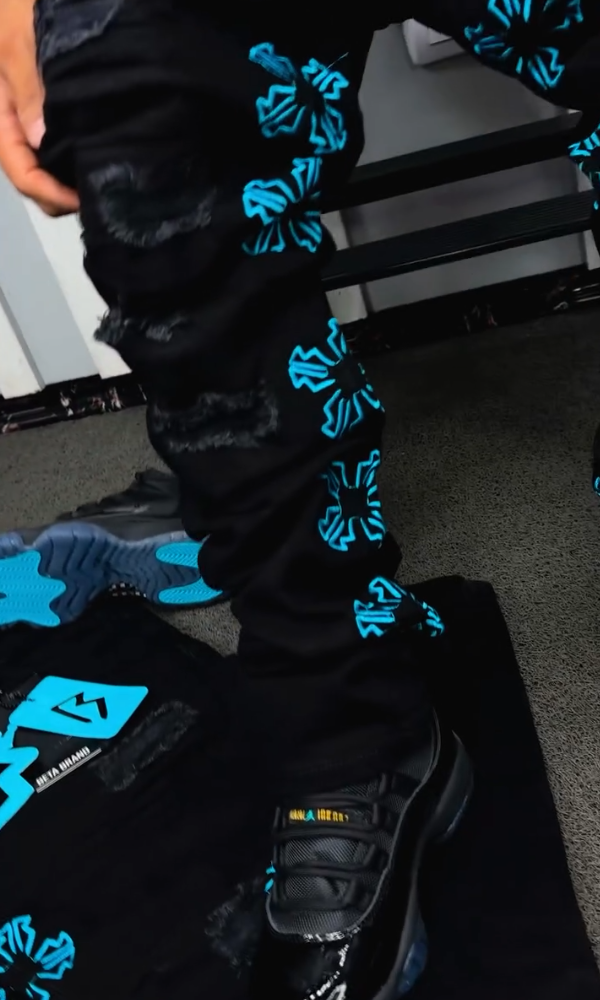 Casual Embroidered Distressed Jeans