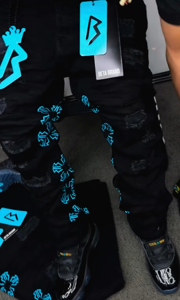 Casual Embroidered Distressed Jeans