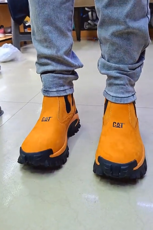 Couple's Durable Leather Boots