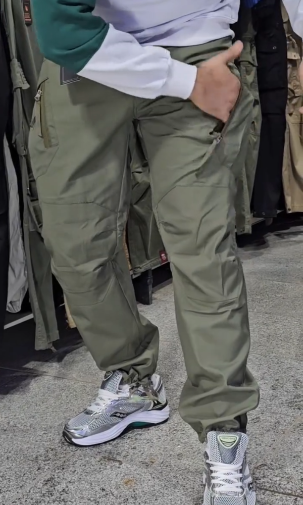 Men's Windproof and Waterproof Cargo Pants
